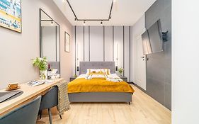 S12 Premium Apartments - By Hosty